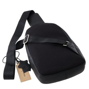 Sportos férfi táska, ergonomikus formával, a lehető legkényelmesebb használatra tervezve, valódi bőr anyagból gyártott minőségi GreenDeed modell.