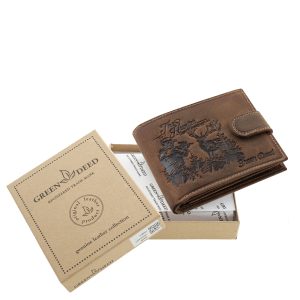 Fedelén nagyon szép vadász témájú minta látható ennek a GreenDeed márkás, díszdobozos, valódi bőr férfi pénztárca modellünknek. Átkapcsolós modell.