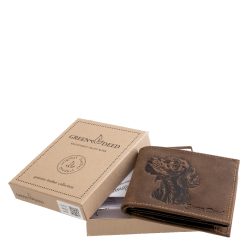 Natúr díszdobozban kapható, valódi bőr pénztárca, melynek fedelét magyar vizsla részletgazdag, minőségi rajzolata díszíti igényes bőrbenyomással.