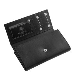 Fedezze fel a La Scala márkás, fémlogós női bőr pénztárca modellt, amely prémium minőségű, valódi bőrből készült, és stílusos díszdobozban érkezik.