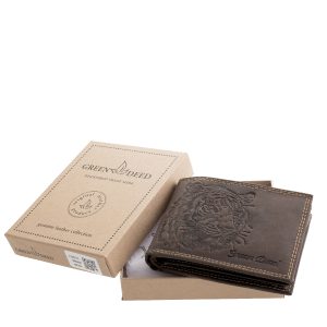 Minőségi, valódi bőr pénztárca egyedi külsővel, mivel fedelét egy tigris minta díszíti, valamint stílusos díszdobozba csomagolt modell.