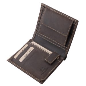 Ez a GreenDeed márkás, álló elrendezésű férfi pénztárca rusztikus hatású, kiváló minőségű valódi bőr alapanyagból készült, számos irattartó lehetőséggel.