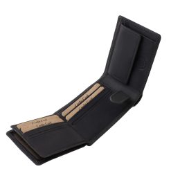 Praktikus funkciókkal bővelkedő, kisméretű ezért kényelmesen hordozható, minőségi, valódi bőr férfi pénztárca, mely natúr díszdobozban kapható.