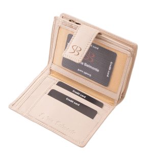 Ez a márkás női bőr pénztárca egyesíti a prémium minőségű anyagokat, a divatos lézer-vágott virágos dizájnt és a praktikus belső elrendezést.