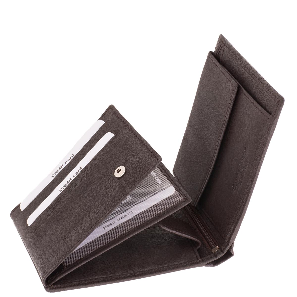 ferfi-bor-penztarca-diszdobozban-La-Scala-#-QTN1021-#-barna-06 Elegáns valódi bőr férfi pénztárca modell fedelén a La Scala fémlogójával, stílusos díszdobozban kapható minőségi termék.