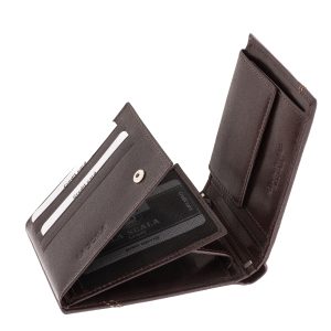Ez a díszdobozos, prémium minőségű férfi bőr pénztárca valódi bőrből készült, stílusát pedig egyedi dizájnelem teszi igazán különlegessé.