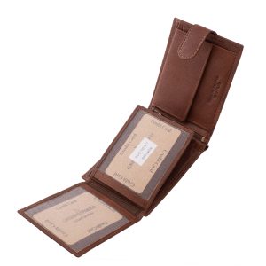 A valódi bőr pénztárca új színt visz a férfi kiegészítők világába: a klasszikus eleganciát és a lendületes, sportos stílust ötvözi egy kifinomult darabban.