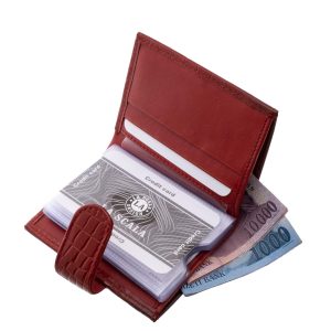 Dekoratív és igazán divatos modellünk ez a valódi bőr, La Scala márkás, croco mintás, álló elrendezésű kártyatartó, minőségi díszdobozban.