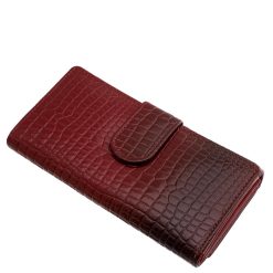 Praktikus kialakítású, nagyméretű, különleges, croco mintás, valódi bőr, női pénztárca, hozzáillő elegáns megjelenésű díszdobozban.
