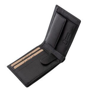 Ez a GreenDeed márkájú, prémium minőségű kisméretű férfi pénztárca valódi bőr anyagból készült, kifinomult fekete színben, enyhén fényes felülettel.