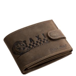 Ez a különleges, valódi bőr férfi pénztárca kifejezetten a vezetés, az utak és a taxisofőrök világát idézi meg, díszdobozban kapható, egyedi termék.