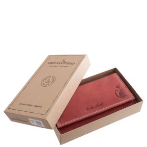 Divatos piros színű, puha tapintású valódi bőr női pénztárca fedelén macskás díszítéssel, stílusos díszdobozban kapható nagy méretű GreenDeed modell.