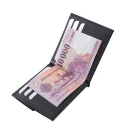 Kényelmes használatra tervezett férfi dollártárca, praktikus kialakítással és valódi bőr anyagból készült elegáns megjelenésű modell.