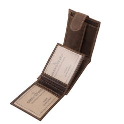 Fedelén szarvasfej mintás benyomással díszített, valódi bőr férfi pénztárca, mely egy egyedi, kisméretű GreenDeed modell, díszdobozban.