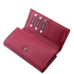 Ez a La Scala kollekcióhoz tartozó, valódi bőrből készült nagyméretű női bőr pénztárca a praktikum és az elegancia tökéletes ötvözete.