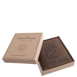 Valódi bőr alapanyagból készült férfi irattartó pénztárca, fedelén kiemelkedő ponty mintával, a GreenDeed stílusos díszdobozos csomagolásában.