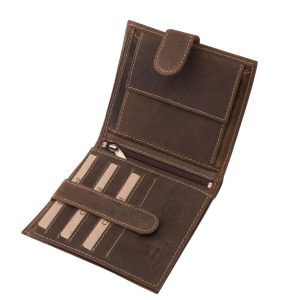 Valódi bőr férfi irattartó pénztárca, amelynek fedelét dámszarvas fej motívum díszíti – vadászoknak és természetbarátoknak praktikus, stílusos ajándék.