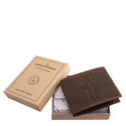 Valódi bőr férfi pénztárca, amelyet a fedelén elhelyezett szarvasfej mintás benyomás díszít és a GreenDeed motívumos pénztárcacsalád kisméretű tagja.