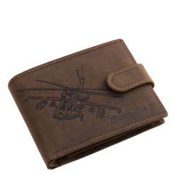 Ez a GreenDeed márkás, valódi bőr férfi pénztárca különleges modell, amelynek fedelét egy részletgazdagon kidolgozott harci helikopter mintával díszítettük.
