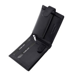 Fedezze fel a CORVO BIANCO márka exkluzív modelljét, ezt az elegáns csíkbetétes bőr pénztárcát, amely a prémium kategóriás kiegészítők világát képviseli.