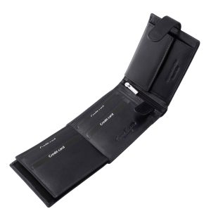 Fedezze fel a CORVO BIANCO márka exkluzív modelljét, ezt az elegáns csíkbetétes bőr pénztárcát, amely a prémium kategóriás kiegészítők világát képviseli.