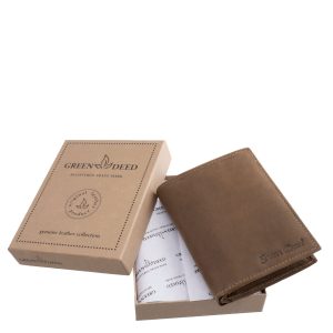 Ez az álló formátumú, valódi bőr férfi irattartó pénztárca egyedi, chopper motoros mintával díszített modell, praktikus belsővel, minőségi díszdobozban.