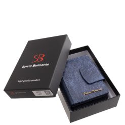 Kisméretű, divatos megjelenésű női bőr pénztárca, mely széles színválasztékban elérhető, minőségi Sylvia Belmonte modell, díszdobozos kivitelben.