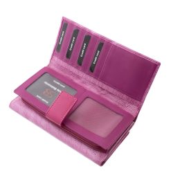 Stílusos díszdobozban forgalmazott, igazán divatos színkombinációkkal készült, nagyméretű női bőr pénztárca a Sylvia Belmonte kollekciójából.