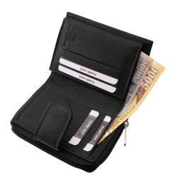 Stílusos, kis méretű női bőr pénztárca valódi bőrből, divatos színekben. Praktikus, kompakt kialakítású, és RFID védelemmel is elláttuk.