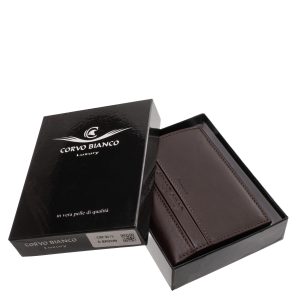 Ez a közepes méretű, különösen elegáns férfi irattartó pénztárca a Corvo Bianco márka kifinomult stílusát és magas minőségi elvárásait testesíti meg.